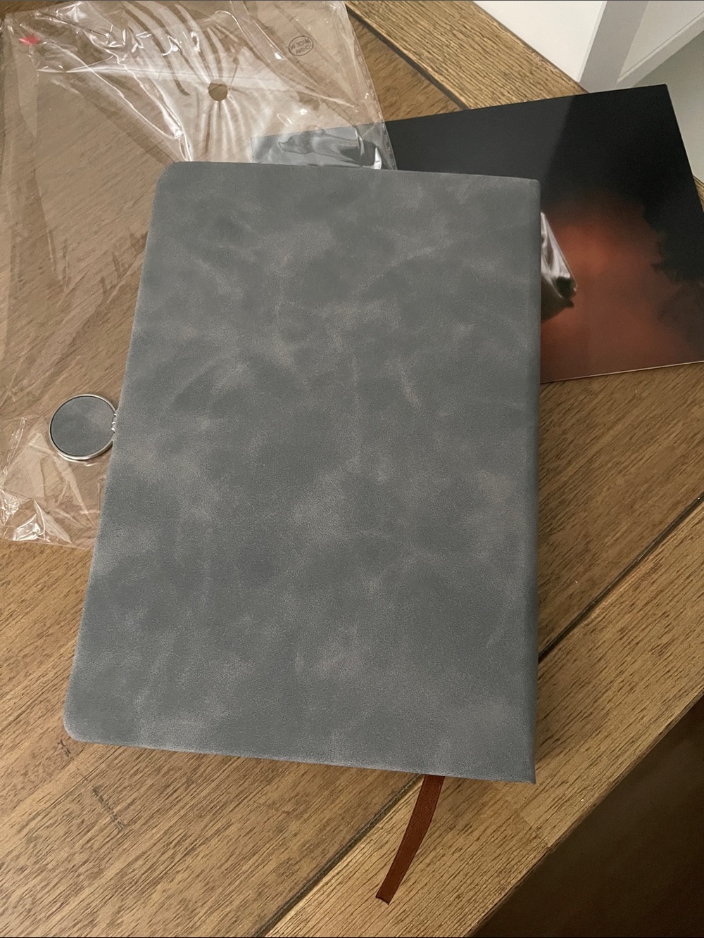 Ariana Grande Gray Journal and postcard - Eternal Sunshine Tour - Picture 4 of 5